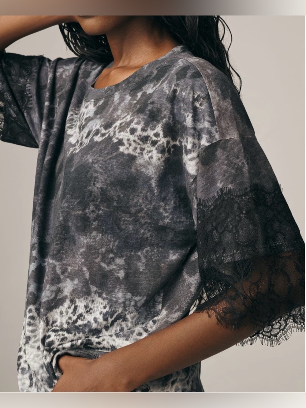 Pilcro Black & Gray Lace-Sleeve Tee ~ L - Picture 2 of 8
